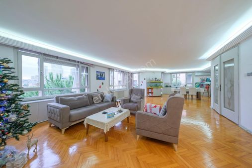 Satılık Ulus Yeni Ulus Sitesi 4+1 Balkonlu Arakat Daire