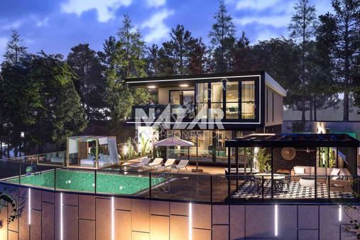 Kestel Yaylalı'da Kale Ve Deniz Manzaralı Lüks Villa