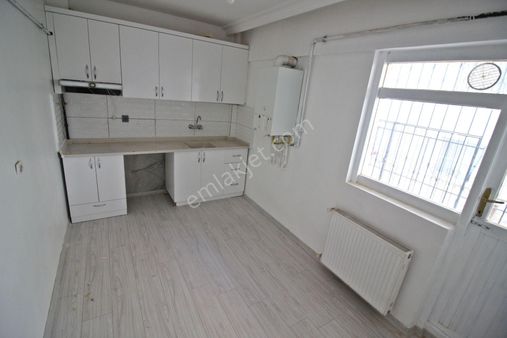 İstasyon Caddesi Yanı 3+1 Uygun Fiyatlı Balkonlu Ev