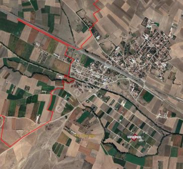 Satılmışoğlu Mahallesinde Takasa Açık Yol Kenari Satılık Tarla