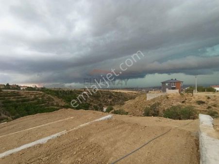 Güvenay - Çorum İpeklievler İlerisi Çoraklık Mevkii Satılık Villa Arsası