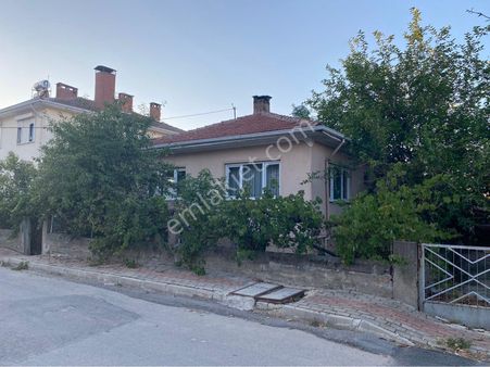 Kaloriferli, Temiz Satılık Müstakil Bahçeli Konut