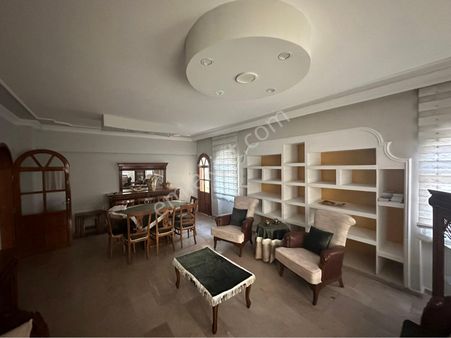 Emniyet Caddesi Üzerinde Eski Ziraat Bankası Bitişiginde Acil Satlık Daire Ofis Büro İçin İdeal