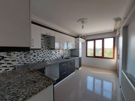 Hürriyet Mah. İzmir-istanbul Karayolu Üzerinde 3+1 Satılık Daire