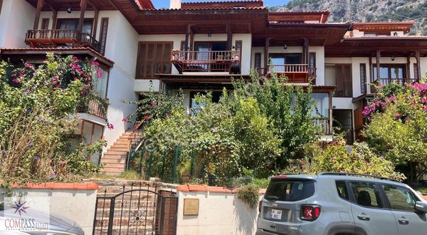 Akyaka'da Harika Manzaralı 3+1 Bahçe Dubleksi Satılık Daire