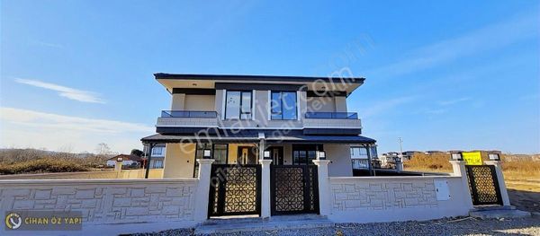 Cihan Öz Gayrimenkulden Karasu Aziziyede Lüks Villa