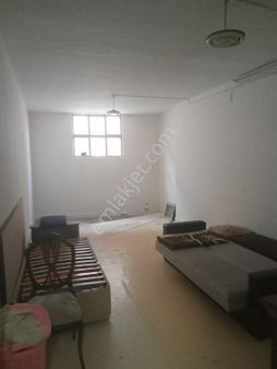 Üsküdar Selimiyede Cadde Üstü Kiralık Depo