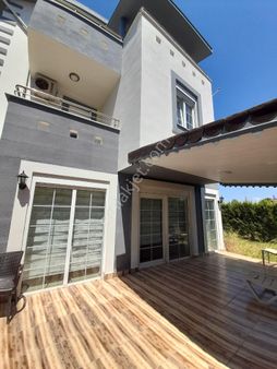 Antalya Belek'te Özel Havuzlu Eşyalı Geniş Bahçeli 4+1 Tripleks Satılık Villa