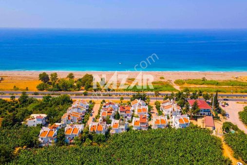 Alanya Demirtaş Satılık 3+1 Denize Sıfır Eşyalı Villa