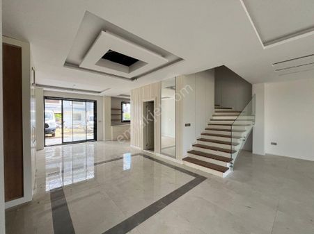 Safir Gayrimenkulden Nazilli Dallıca Mah. 5+1 330m2 Hiç Kullanılmamış 0 Ferah Satılık Villa