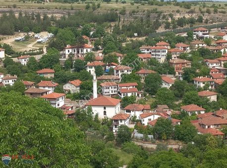 Safranbolu Hüseyin Çelebi Mah.600 M2 Satılık 3 Katlı Konak