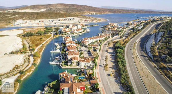 Alaçatı Gayrimenkulden Port Alaçatı Lux Villa