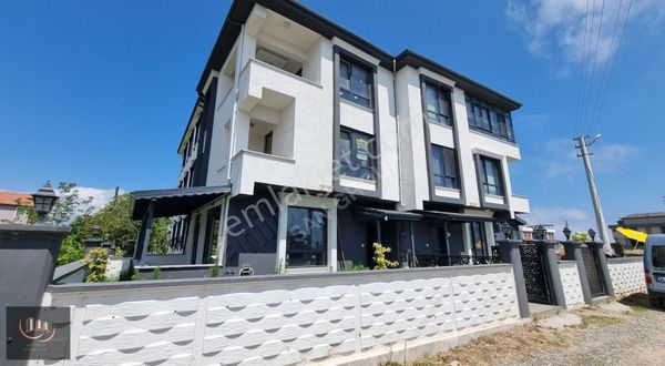 İstanbul'un Arka Bahçesinde Deniz Manzaralı Kale !