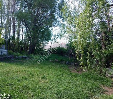 Ilıca Merkezde Bahçeli İki Katlı 3 Daire Bulunan Satılık Bina