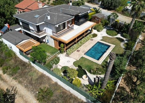 Merkeze Yakın-özel Havuz/otopark-yerden Isıtma-1060 M2-akıllı Ev-lüx&modern-köşk/konak