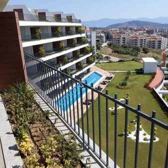 Kusadasi Merkezde Geniş Luks Daireler