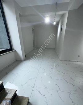 Güngören Sanayi Mahallesinde Tekstil Merkezinde Kredili 80 M2 Satılık Dükkan