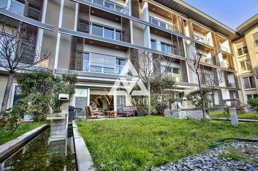 İstinye Hilpark Suıtes' Te 4+1 Kiralık Çatı Dubleksi Daire