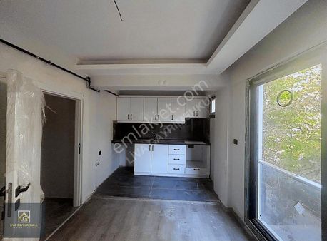 Liva'dan Buca Yaylacık Mah. 2+1 Sıfır Bahçeli Dublex Daire