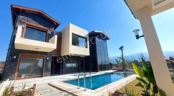 Kuşadası Davutlar Satılık Tek Müstakil Yeni 4+1 Villa