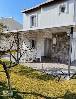 Akustik Emlak,tan Seferihisarda Denize Yakın Manz.satılık Villa