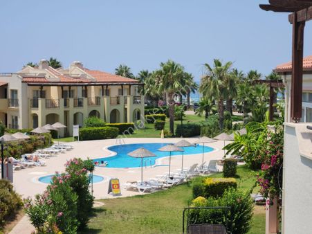 Denize Sıfır Kendi Özel Plaji İle Harika Bir Tesis İçindeki 3+1 Yazlığımız Acil Satılık