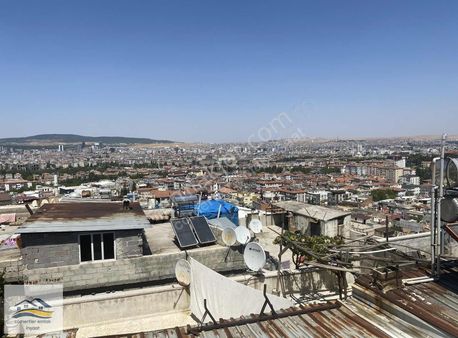 İstiklal De 3 Katlı.geniş 2 Şer Odalı, D. Gazlı Ev