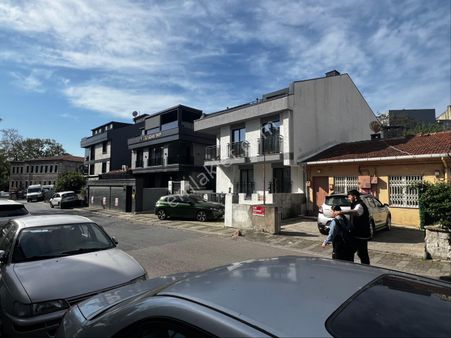 Naz Emlaktan Murat Reis Mahallesinde Satılık Müstakil Ev Ve Bahçesi