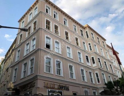 Galata Kulesi Yakını Tarihi Binada Yüksek Giriş 3+1 Daire