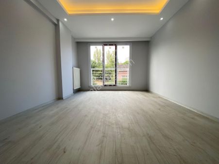 Avrupa Emlak Tan Esenler Çifte Havuzlar Mah 85 M² 2+1 1.normal Kat,asansörlü Bina