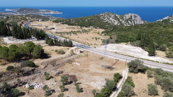 Karaburun Anbarseki'de Ana Yola Cepheli 1926 M² Tarla