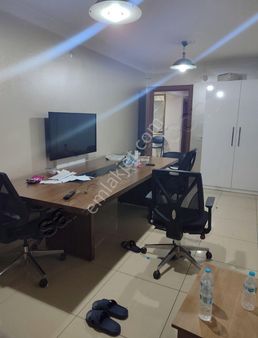 Asel'den Beyaz Enerji İş Merkezinde 2+0 (80 M2) Eşyalı Ofis