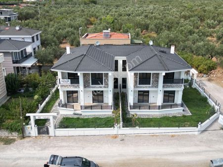 Poyraz Gayrimenkul'den Zeytinli'de Satılık Ultra Lüks Tek Müstakil Villa