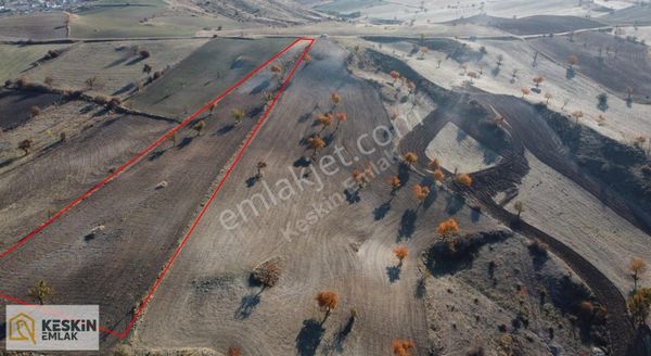 Keskin Emlak'tan Uygun Fiyatlı Yatırımlık Tek Tapu 7577m² Tarla