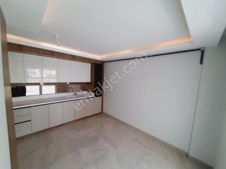 Yenikent Fevzi Çakmak'ta 3+1 Ultra Lük Katta Diare