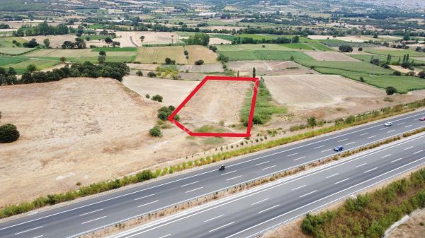 7.192 M2 İzmir Otobana Sıfır Yatırımlık Tarla Savaştepe Karacala