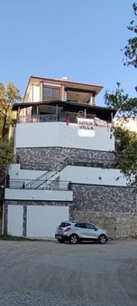 Balıkesir Edremit Altınoluk Köy Merkezinde Satılık Villa