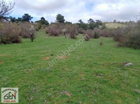 Kayalar Köyünde Satılık 13890 M2 Tarla