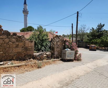 Çamköy' De Yarısı Peşin Kalanı Vade Yola Cepheli 351 M2 Arsa.