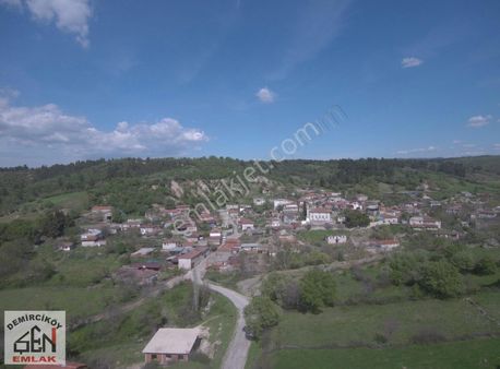 Asfalt Yola Cepheli İmarlı Arsa