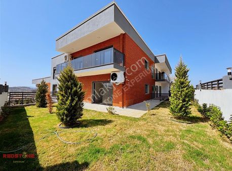 Güzelbahçe'de Site İçerisinde Geniş Bahçeli Satılık 2+1 Daire