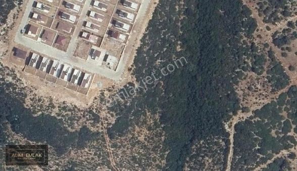 Didim/ Bozseki'de Enginkent Sitesinin Önünde 300 M2 Villa Arsası