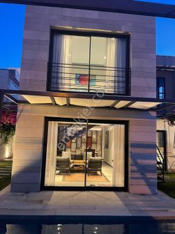 Bodrumda Deniz Ve Doğa Manzaralı Havuzlu Luks Villa