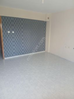 Eski.izmir Yıkık Cami Yakını Kiraik Daire