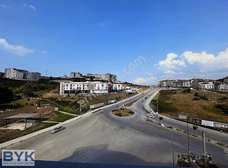 Byk' Dan En Gözde Konum! Cadde Cepheli! Daha İyisi Yok!