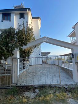 Kuşadası Soğucak’ta Uygun Fiyata Full Deniz Manzaralı 3+1 Tripleks Ve 3+1 Daire