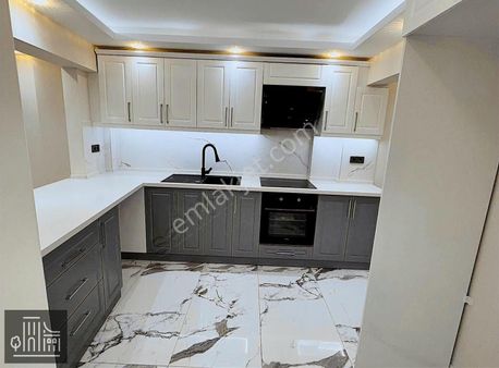 Mithatpaşa Cadde Üzerinde Hava Hastanesi Yakını 3+1 120 M2 Araka