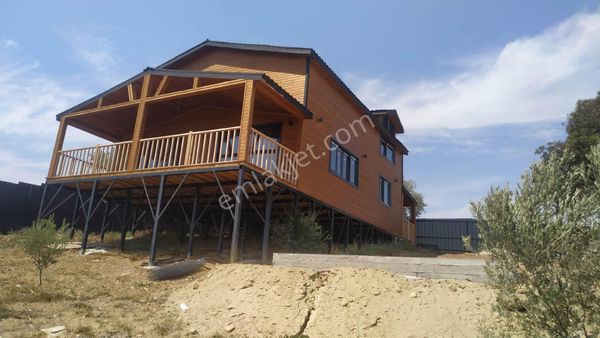 1200 M2 Bahçe Alanı Yüzme Havuzlu