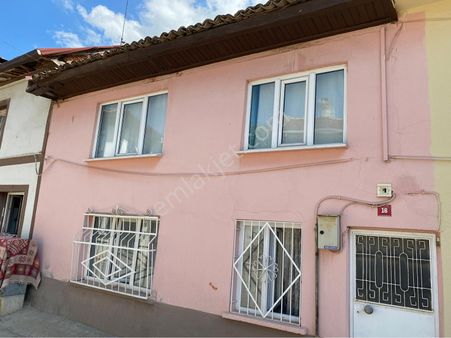 Bahçeli Sobalı İki Kat Satlık Müstakil Ev