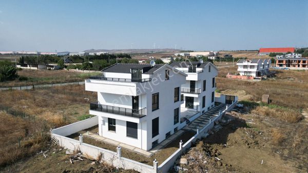 Silivri Çanta Balabanda 550m² Arsa İçinde Sıfır Satılık Villa